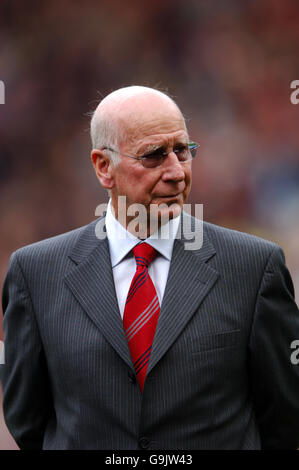 Soccer - FA Barclays Premiership - Manchester United v Liverpool - Old Trafford. Sir Bobby Charlton, Manchester United Director Stock Photo