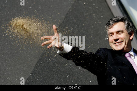 Gordon Brown official opens the fifth Maggie's Cancer Caring Centre Stock Photo