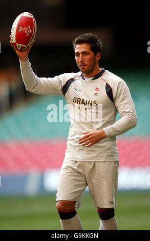 Wales' Gavin Henson during a training session at the Millennium Stadium, Cardiff. Stock Photo