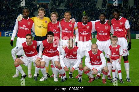 ARSENAL TEAM GROUP ARSENAL V FC PORTO EMIRATES STADIUM LONDON ENGLAND