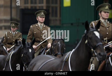 The King's Troop Royal Horse Artillery arrive before firing First World War guns in Parliament Square, London, to mark the end of the vigil at the grave of the Unknown Warrior in Westminster Abbey, as the nation honours thousands of soldiers killed in the Battle of the Somme, 100 years after its bloody beginning. Stock Photo