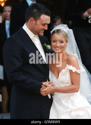 Actress Lucy Davis after she married Welsh actor Owain Yeoman at St Paul's Cathedral in London. Stock Photo