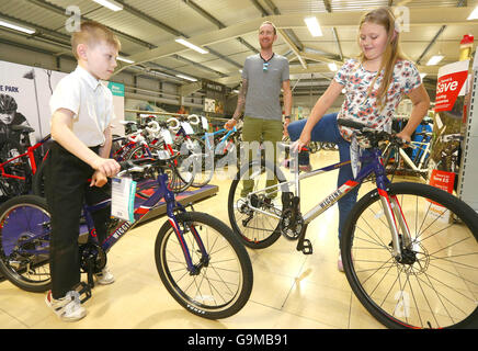 halfords wiggins bike