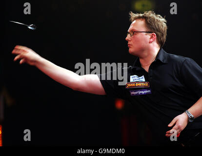 John Walton Frimley Green Darts Stock Photo - Alamy