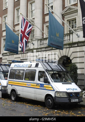 Metropolitan Police investigate the Millennium Hotel visited by Russian dissident Alexander Litvinenko in London. Stock Photo