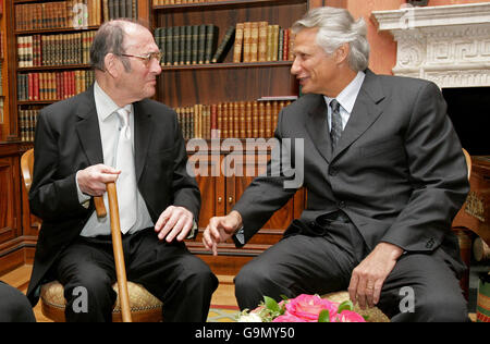 Harold Pinter recieves French Legion d'honneur Stock Photo