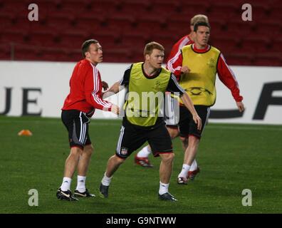 Soccer - UEFA Champions League - Barcelona v Liverpool - Liverpool Press Conference and Training - Camp Nou. Liverpool's Craig Bellamy (l) and John Arne Riise during training Stock Photo