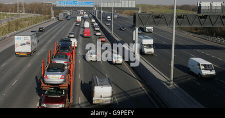 Generic transport pics. M25 near Staines. Stock Photo