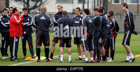 Soccer - Liverpool training session - Melwood Training Ground. Liverpool's Rafael Benitez speaks with his players during a training session at Melwood training ground, Liverpool. Stock Photo