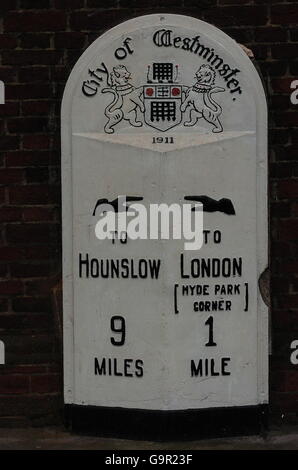 Generic transport pics. Distance marker in Kensington. Stock Photo