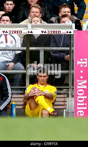 Soccer - FA Barclays Premiership - Aston Villa v Liverpool - Villa Park. Liverpool's Steven Gerrard on the bench after being taken off by manager Rafael Benitez (out of picture) Stock Photo