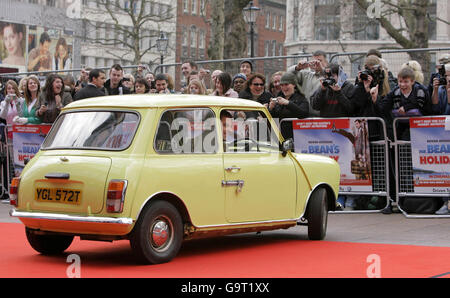 Rowan Atkinson arrives for the UK Charity Premiere of Mr Bean's Holiday at The Odeon in central London. Stock Photo