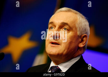 Irish Taoiseach Bertie Ahern speaks to the media during a press conference for the State Visit of President of Slovakia Mr Ivan Gasparovic at Government Buildings in Dublin. Stock Photo