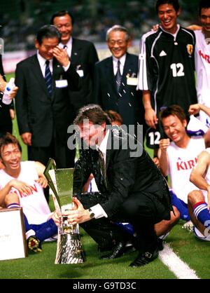 International Soccer - Kirin Cup 2001 - Japan v Yugoslavia Stock Photo
