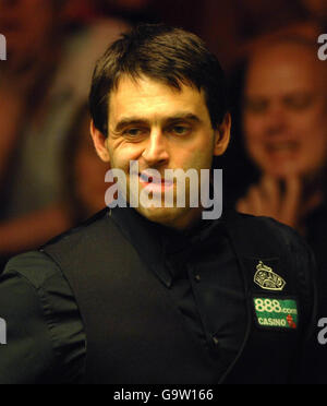 England's Ronnie O'Sullivan during his first round match of the World Snooker Championships at the Crucible Theatre, Sheffield. Stock Photo