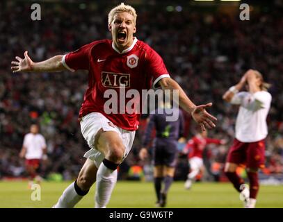 Soccer - UEFA Champions League - Quarter Final - Second Leg - Manchester United v Roma - Old Trafford Stock Photo