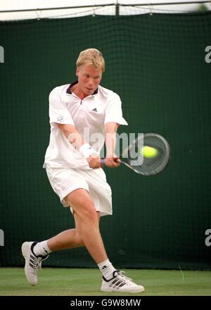 Tennis - Wimbledon 2001 - Second Round Stock Photo