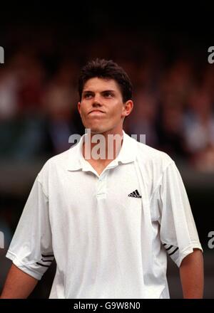 Tennis - Wimbledon 2001 - Second Round Stock Photo