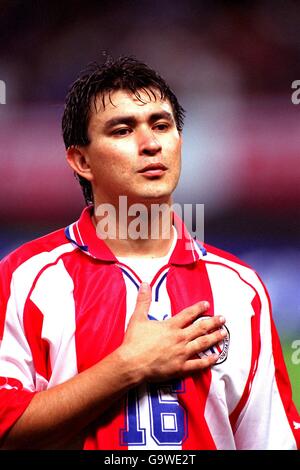 Soccer - Kirin Cup 2001 - Japan v Paraguay. Julio Cesar Enciso, Paraguay Stock Photo