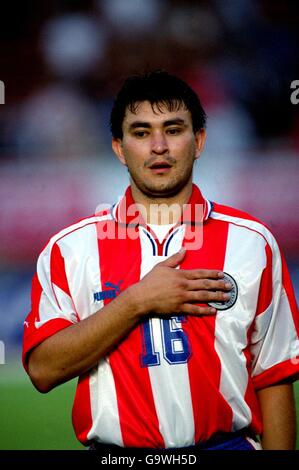 Soccer - Kirin Cup 2001 - Paraguay v Yugoslavia. Julio Cesar Enciso, Paraguay Stock Photo