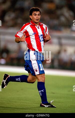 Soccer - Kirin Cup 2001 - Paraguay v Yugoslavia. Julio Cesar Enciso, Paraguay Stock Photo