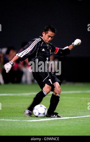 Soccer - Kirin Cup 2001 - Japan v Paraguay. Yoshikatsu Kawaguchi, Japan goalkeeper Stock Photo