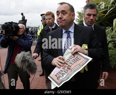 SNP leader Alex Salmond arrives for Celtic's Bank of Scotland Premier League match against Aberdeen at Parkhead, Glasgow. Stock Photo