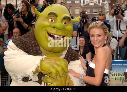 Cameron Diaz arrives for the UK Premiere of Shrek The Third at the Odeon Cinema in Leicester Square, central London. Stock Photo