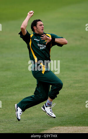 Cricket - Friends Provident Trophy - North Group - Nottinghamshire Outlaws v Yorkshire Phoenix - Trent Bridge Stock Photo