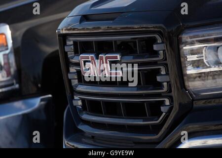Kingston, Ontario, CANADA. 6th Jan, 2016. A GMC truck at the General Motors dealership in Kingston, Ont., on Wednesday Jan. 6, 2016. © Lars Hagberg/ZUMA Wire/Alamy Live News Stock Photo