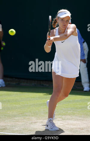 Wimbledon, London, Uk. 4th July 2016. Katie Swan Great Britain Girls Singles The Wimbledon Championships 2016 The All England Tennis Club, Wimbledon, London, England 04 July 2016 The All England Tennis Club, Wimbledon, London, England 2016 © Allstar Picture Library/Alamy Live News © Allstar Picture Library/Alamy Live News Credit:  Allstar Picture Library/Alamy Live News Stock Photo