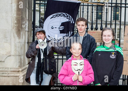 Belfast, UK, Europe. 4th July 2016. Anonymous protesters stage a rally at the gates of Belfast City hall. Credit:  Bonzo/Alamy Live News Stock Photo