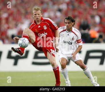 Soccer - UEFA Champions League - Final - AC Milan v Liverpool - Olympic Stadium. Liverpool's Dirk Kuyt and AC Milan's Paolo Maldini battle for the ball Stock Photo