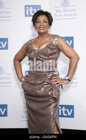 Dame Shirley Bassey at the BBC Television Centre in central London. PRESS ASSOCIATION Photo. Picture date: Saturday 26 May 2007. Photo credit should read: Yui Mok/PA Wire Stock Photo