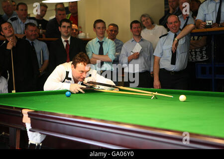 Snooker Player Jimmy White playing an exhibition match at Mountjoy Prison in Dublin against staff and some prisoners in aid of the Special Olympics Charity Ireland. Stock Photo