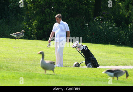 Golf - PFA Golf Day - The Belfry. Paul Merson attends the PFA Golf Day at The Belfry Stock Photo