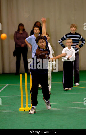 Cricket - Friends Provident Trophy South Group - Surrey Brown Caps v Ireland - The Brit Oval Stock Photo