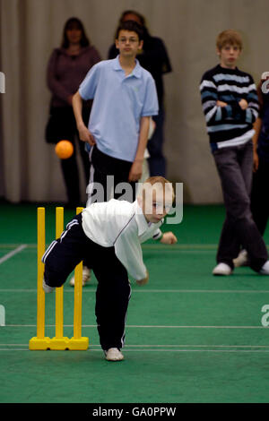 The Guard of Honour have a nets session in the Ken Barrington cricket centre as they wait for the rain to pass at the Brit Oval Stock Photo