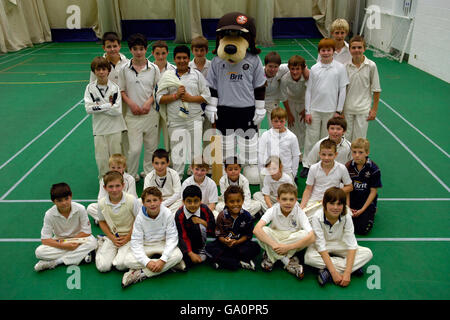 The Guard of Honour have a nets session in the Ken Barrington cricket centre as they wait for the rain to pass at the Brit Oval Stock Photo