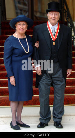 Blind jazz legend knighted at Palace Stock Photo