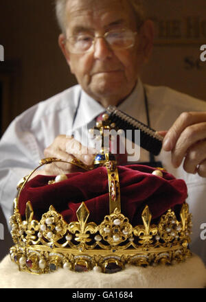 Crown cleaner 'proud' to see treasure in parliament Stock Photo