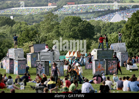 The installation Loo Henge by the artist Banksy is seen at the 2007 Glastonbury Festival at Worthy Farm in Pilton, Somerset. PRESS ASSOCIATION Photo, Wednesday 20 June, 2007. The festival has been going 27 years and is now the largest music festival in Europe. Photo credit should read: Anthony Devlin/PA Stock Photo