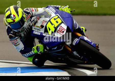 Figurine Riding MiniChamps 1:12 - Valentino Rossi MotoGP Saxony 2006 - Modèle Collection Détaillé Avec Support - 3