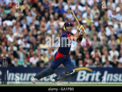 Cricket - NatWest International Twenty20 - England v West Indies - The Brit Oval. England's Kevin Pietersen hits four runs Stock Photo
