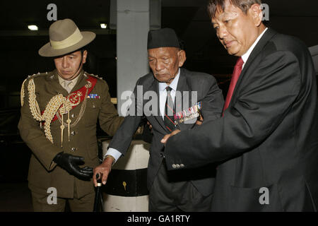 Tul Bahadur Pun VC, an 84-year-old Gurkha Veteran who won the Victoria Cross in Burma on 23 June 1944, arrives at Heathrow from Delhi, he was initially barred from entering the UK. Stock Photo