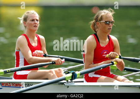 Rowing - 2007 World Cup - Bosbaan. Denmark's Sine Christiansen (right) and Katrin Olsen compete in the lightweight women's double sculls - heat 3 Stock Photo