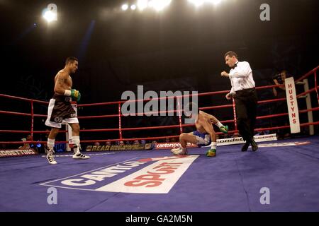 Boxing - WBF World Super Middleweight Title - Robin Reid v Jorge Sclarlandi Stock Photo