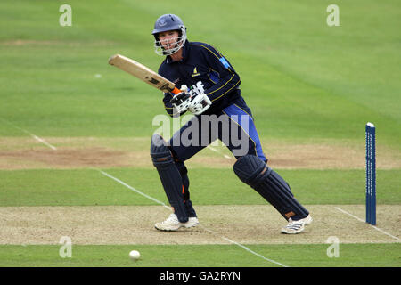 Cricket - Friends Provident Trophy - Middlesex Crusaders v Sussex Sharks - Lord's. Sussex Sharks' Richard Montgomerie during the Friends Provident Trophy Southern Conference match at Lord's, London. Stock Photo