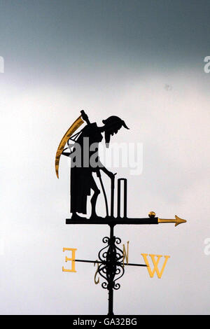 Cricket - npower First Test - England v India - Day One - Lord's Stock Photo