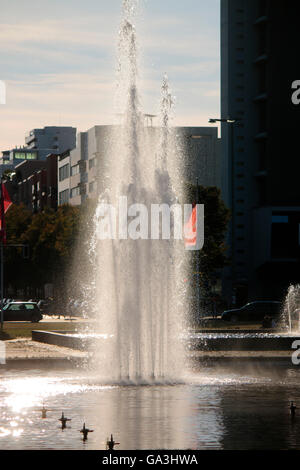 Wasserfontaine am Brunnen am Ernst Reuter Platz, Berlin-Tiergarten. Stock Photo